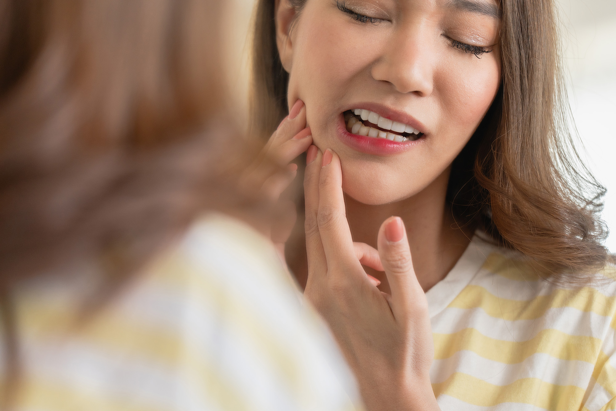 5 Signs You Might Be Grinding Your Teeth (And What to Do About It)
